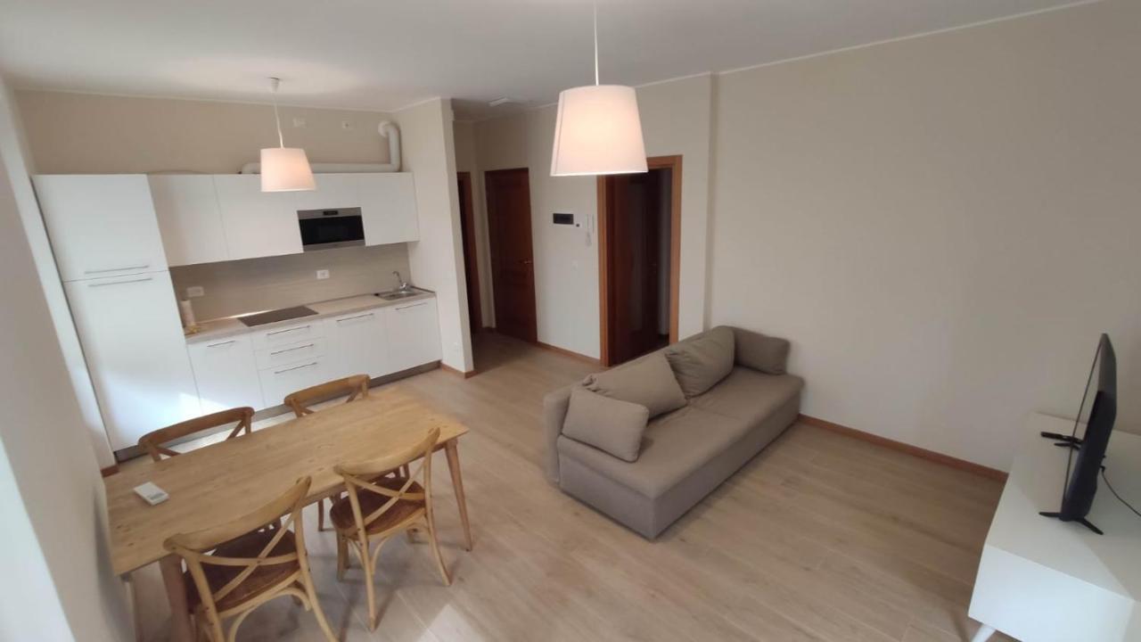 Ca' De L'Achille Appartement Torri Del Benaco Buitenkant foto
